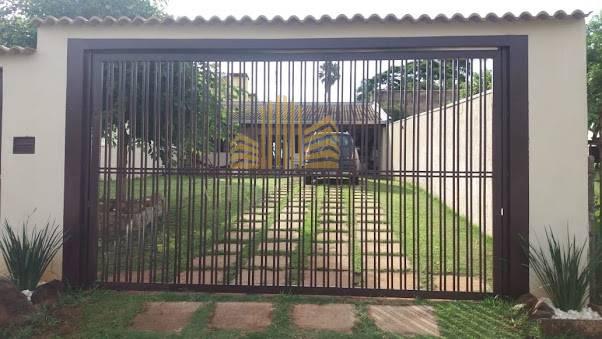 Casa 1 dormitório, lindo quintal, região Alphaville Campinas - Vitré Assessoria e Negócios Ltda