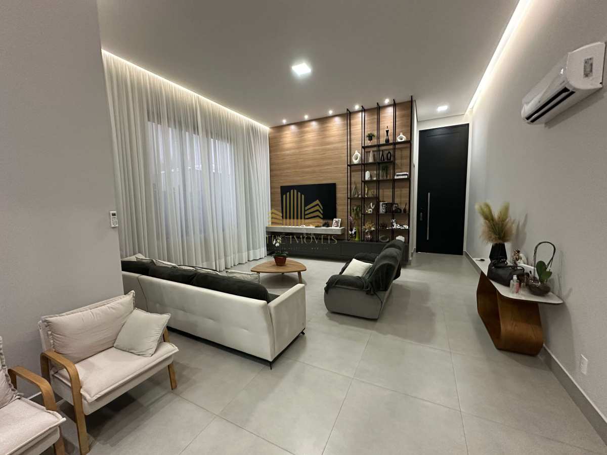 Casa à venda em Paulínia, Parque Brasil 500, com 4 quartos, 266m² - Vitré Assessoria e Negócios Ltda