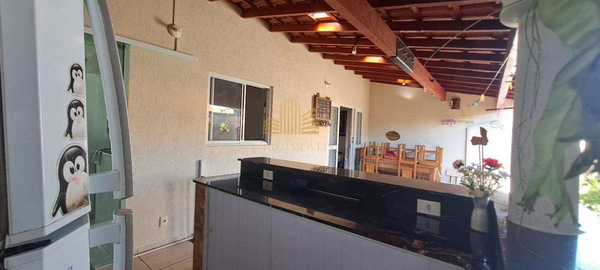 Casa de condomínio à venda, com 3 quartos - Vitré Assessoria e Negócios Ltda