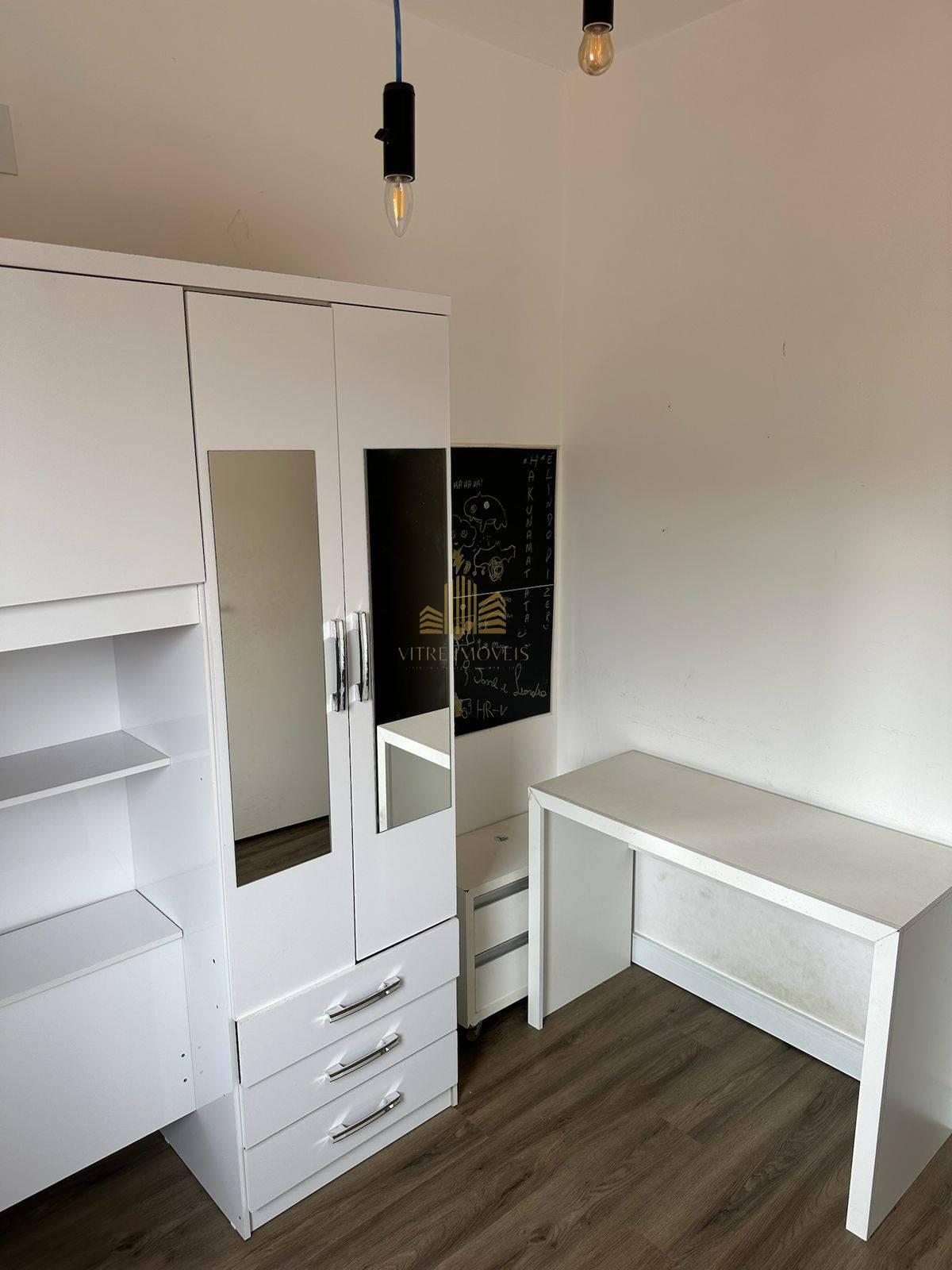 Excelente sobrado com 3 quartos, suite, 2 vagas aceita FGTs e Financiamento. - Vitré Assessoria e Negócios Ltda