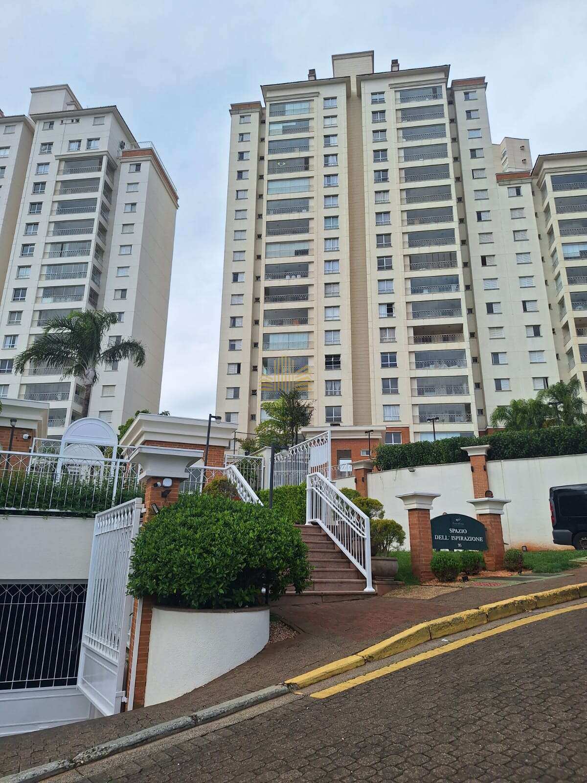 Lindo apartamento com 3 suítes nas Mansões Santo Antônio em Campinas - Vitré Assessoria e Negócios Ltda